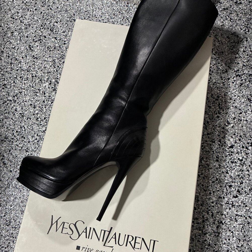 Yves Saint Laurent EXCELLENT Leather boots